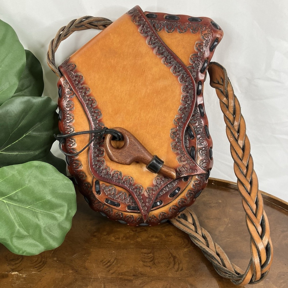 Vintage 1970s Hand Tooled Leather Saddlebag Purse Pipe Toggle Boho Hippie